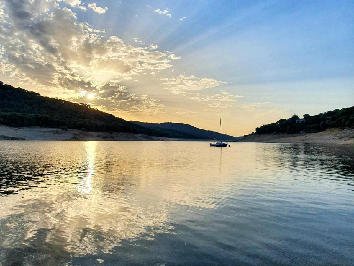 Retiro Chic Frente Al Lago - A 1 Hora De Madrid, Pantano De San Juan San Martín de Valdeiglesias Zewnętrze zdjęcie